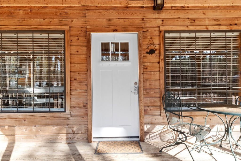 Image 4 of property listing at 35 Marlin Drive, Broken Bow, OK 74728