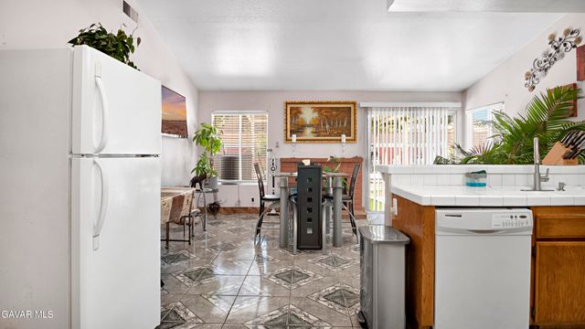2608 Overland Avenue, Lancaster, CA 93536