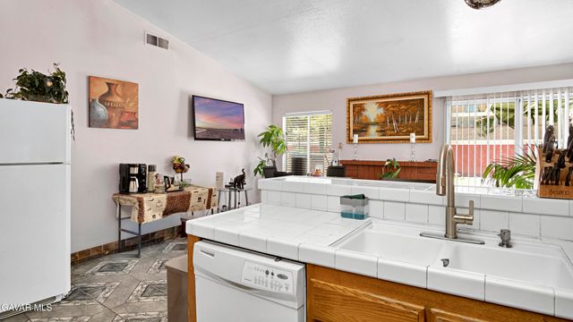 2608 Overland Avenue, Lancaster, CA 93536