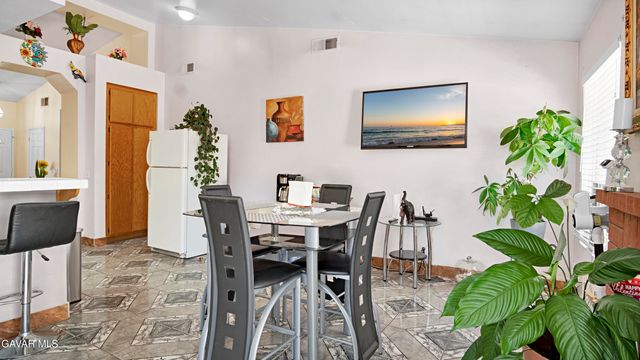 2608 Overland Avenue, Lancaster, CA 93536