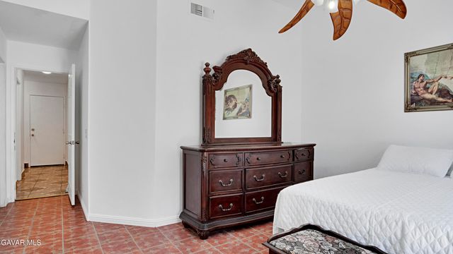 2608 Overland Avenue, Lancaster, CA 93536
