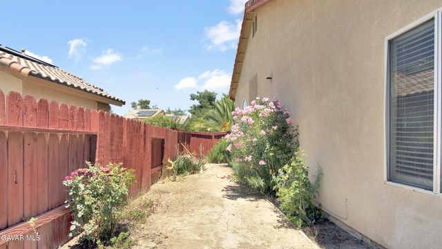 2608 Overland Avenue, Lancaster, CA 93536