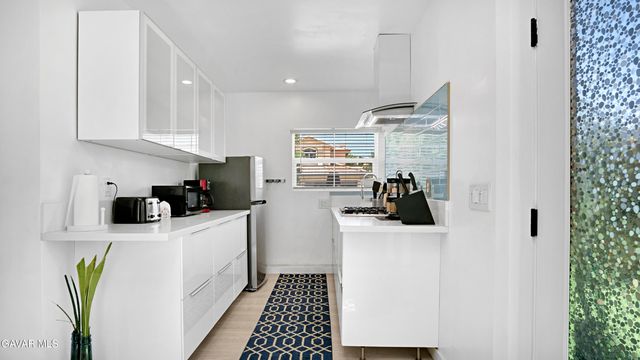 2608 Overland Avenue, Lancaster, CA 93536