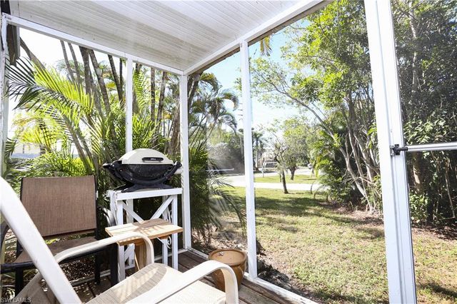 893 Manatee RD, Naples, FL 34114