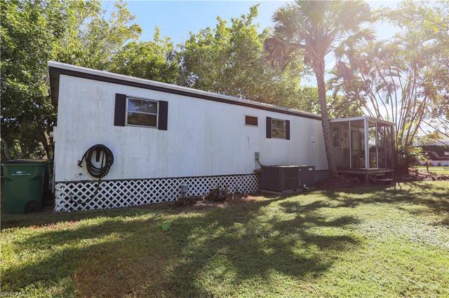 893 Manatee RD, Naples, FL 34114