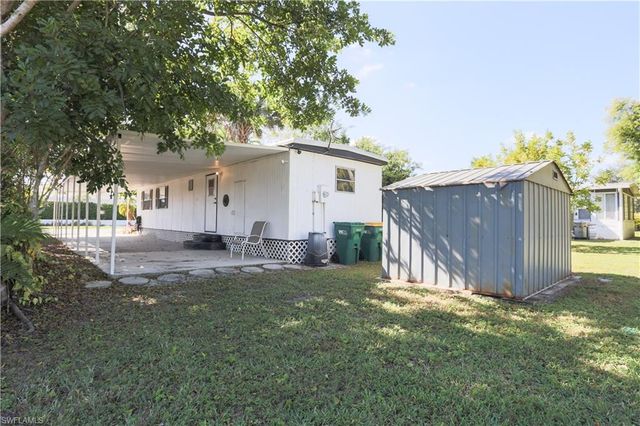893 Manatee RD, Naples, FL 34114
