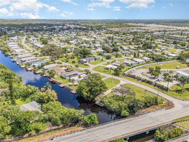 893 Manatee RD, Naples, FL 34114