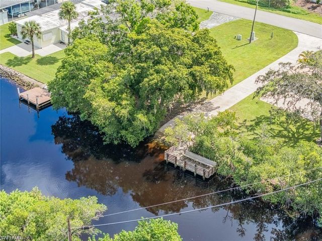 893 Manatee RD, Naples, FL 34114