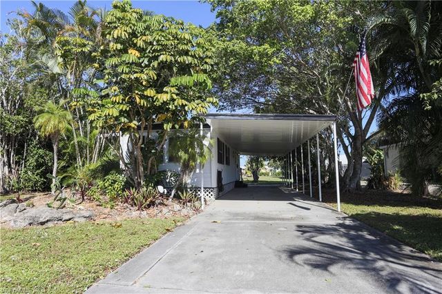 893 Manatee RD, Naples, FL 34114
