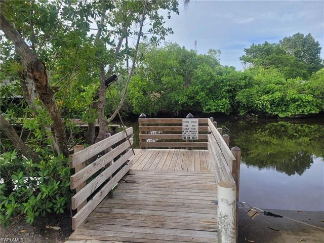 893 Manatee RD, Naples, FL 34114
