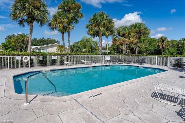 893 Manatee RD, Naples, FL 34114