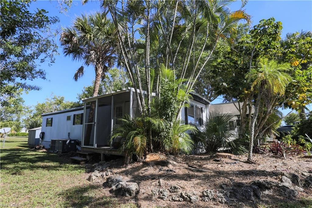893 Manatee RD, Naples, FL 34114