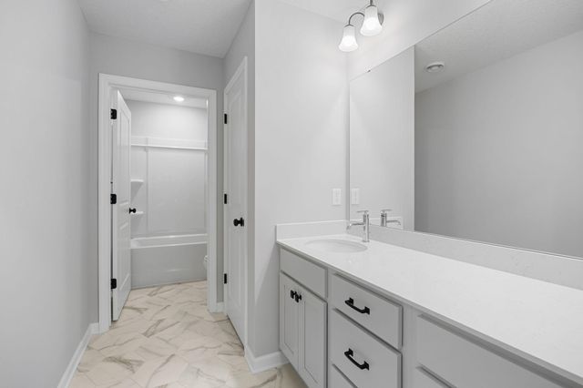 1109 Annacotte Lane, Rosemount, MN 55068