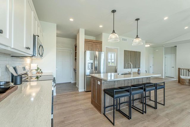 106 Garrett Drive, Barneveld, WI 53507