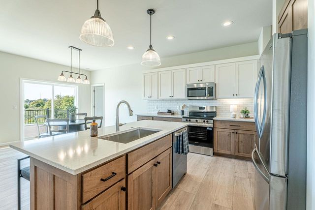 106 Garrett Drive, Barneveld, WI 53507