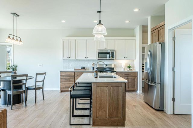 106 Garrett Drive, Barneveld, WI 53507