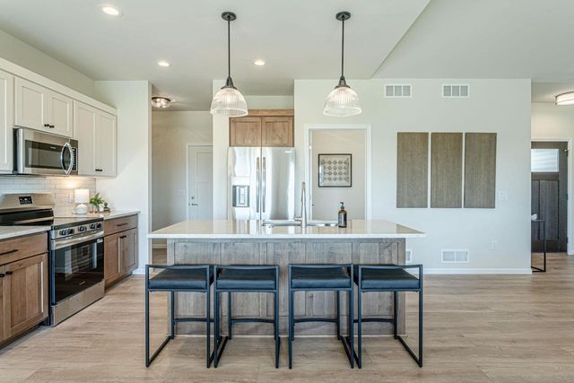 106 Garrett Drive, Barneveld, WI 53507