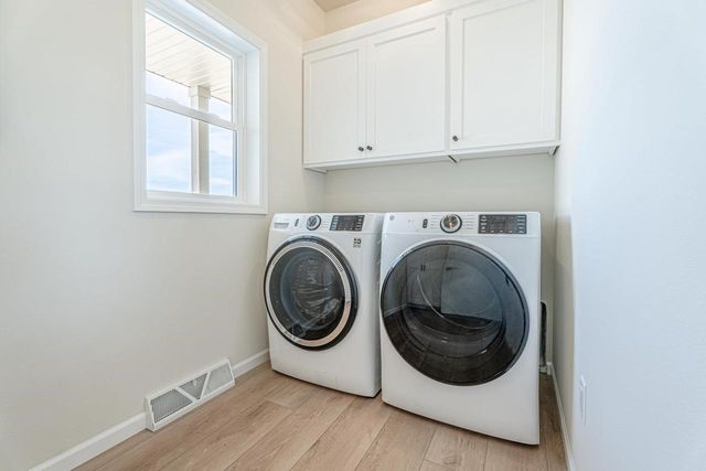 106 Garrett Drive, Barneveld, WI 53507