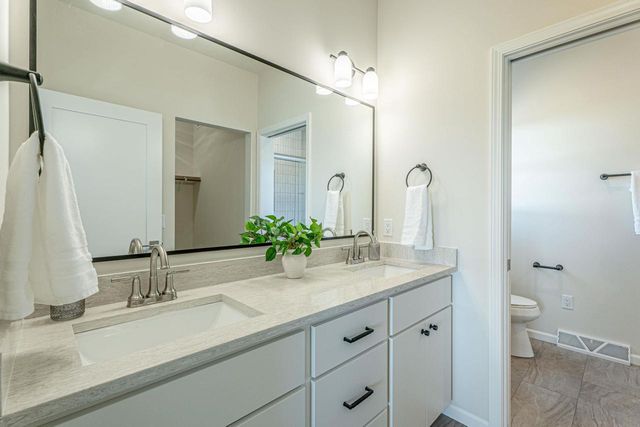 106 Garrett Drive, Barneveld, WI 53507