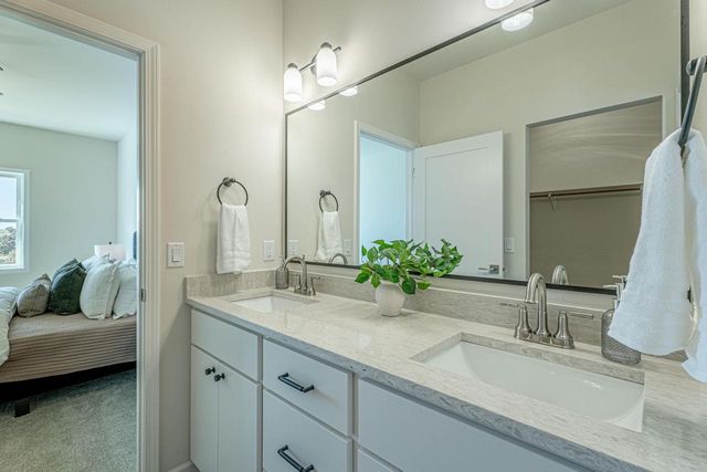 106 Garrett Drive, Barneveld, WI 53507