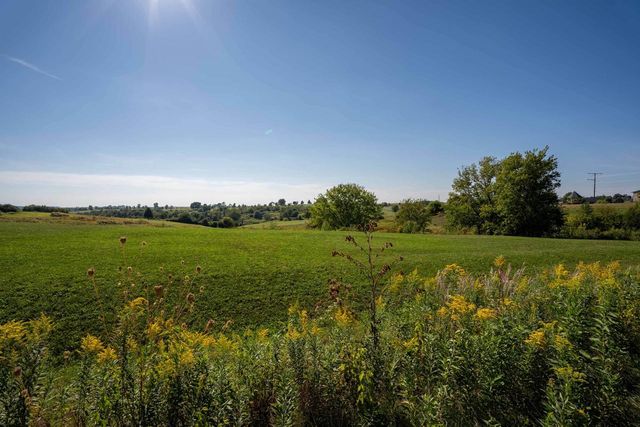 106 Garrett Drive, Barneveld, WI 53507