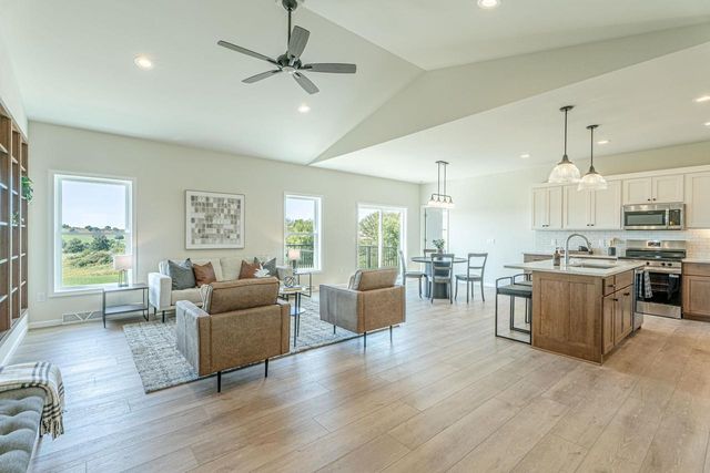 106 Garrett Drive, Barneveld, WI 53507