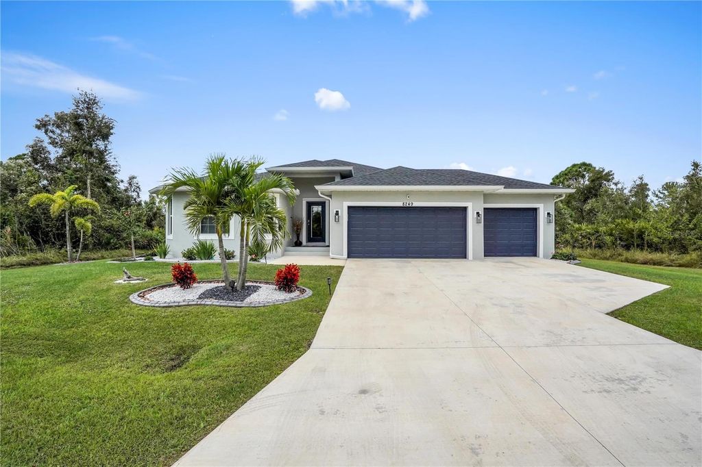 Image 6 of property listing at 8249 DITTMAR ST, Port Charlotte, FL 33981