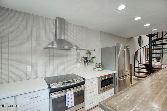 1058 E WHITTON Avenue, Phoenix, AZ 85014