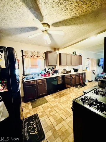 927 Avon Street, Akron, OH 44310