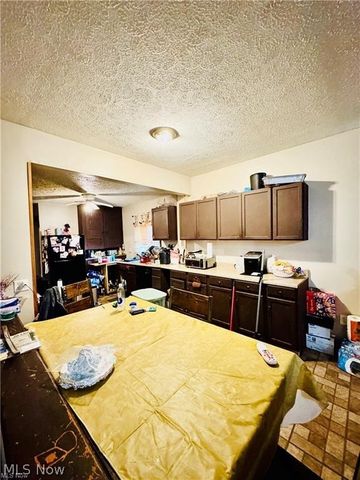 927 Avon Street, Akron, OH 44310