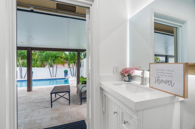 533 NE 1st Avenue, Deerfield Beach, FL 33441