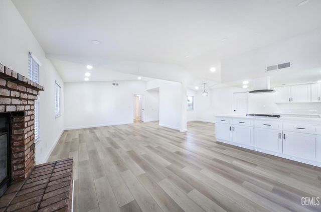 204 Jalisco Avenue, Bakersfield, CA 93314