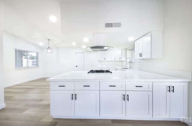 204 Jalisco Avenue, Bakersfield, CA 93314