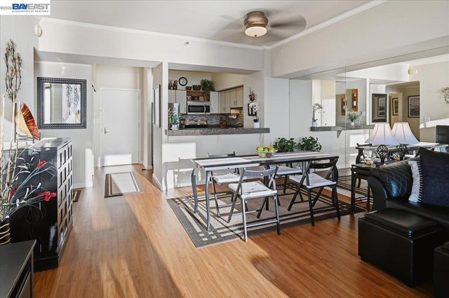 6363 Christie Ave 1813, Emeryville, CA 94608