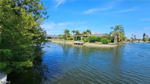 421 SE 10th AVE, Cape Coral, FL 33990