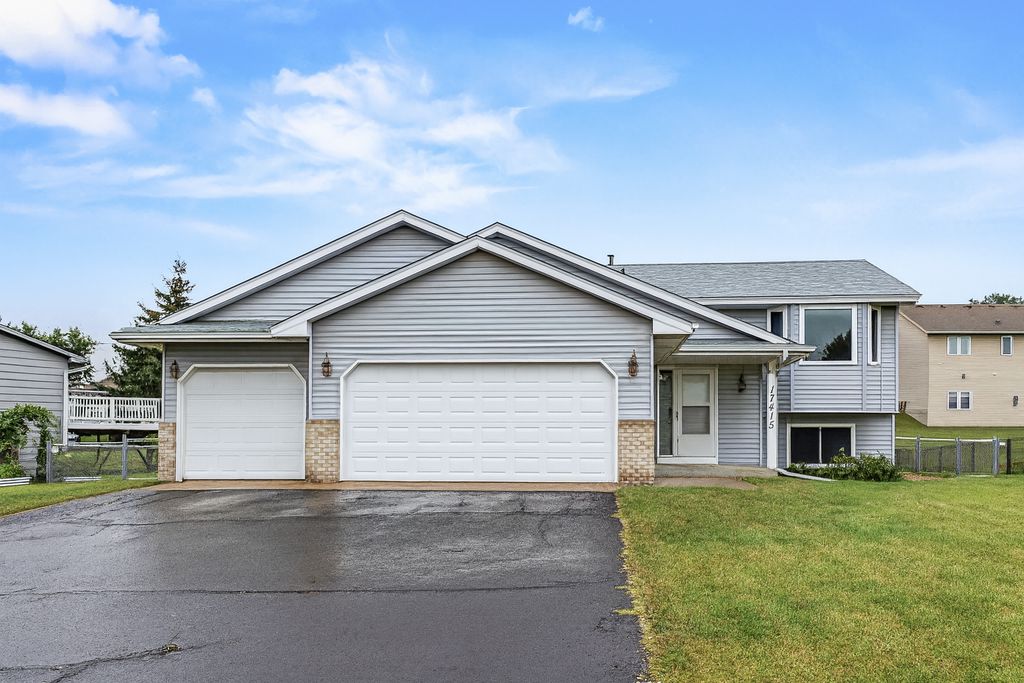 17415 Fireside Lane, Lakeville, MN 55024