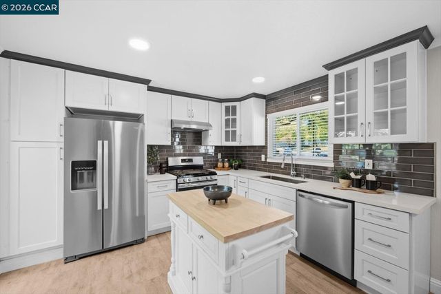 599 Mt Dell Dr, Clayton, CA 94517