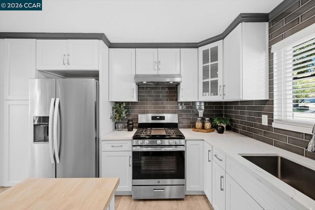 599 Mt Dell Dr, Clayton, CA 94517