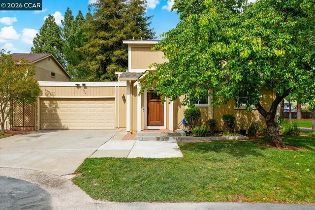 599 Mt Dell Dr, Clayton, CA 94517