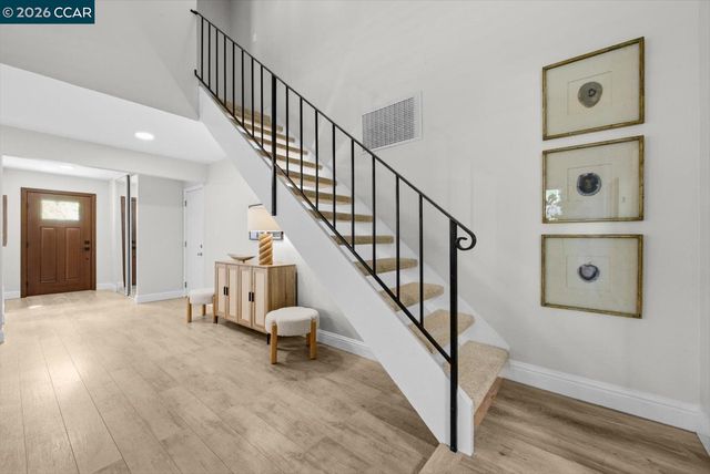 599 Mt Dell Dr, Clayton, CA 94517
