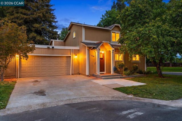 599 Mt Dell Dr, Clayton, CA 94517