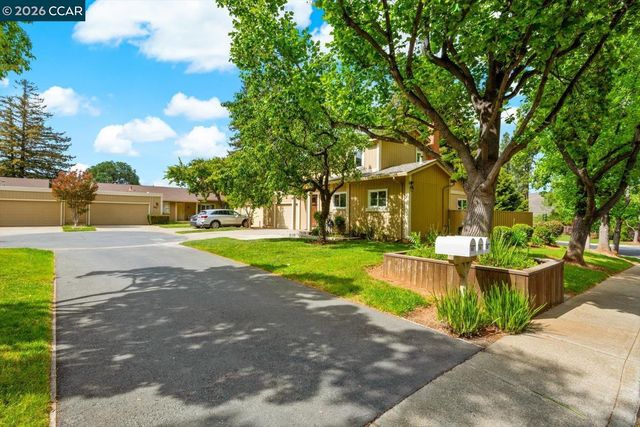 599 Mt Dell Dr, Clayton, CA 94517
