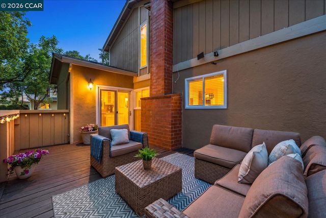 599 Mt Dell Dr, Clayton, CA 94517