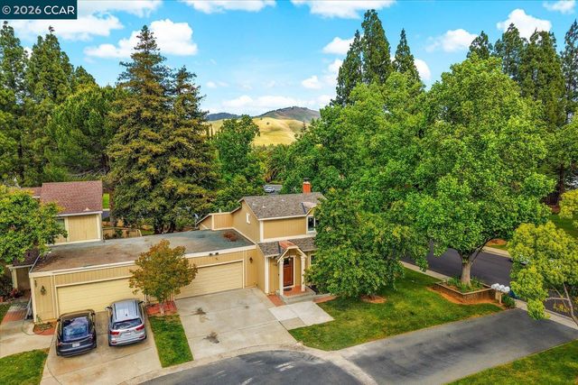 599 Mt Dell Dr, Clayton, CA 94517