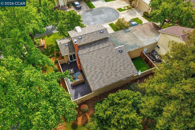 599 Mt Dell Dr, Clayton, CA 94517