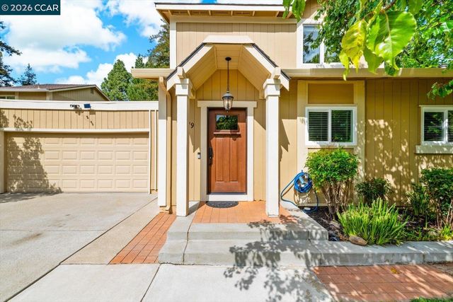 599 Mt Dell Dr, Clayton, CA 94517