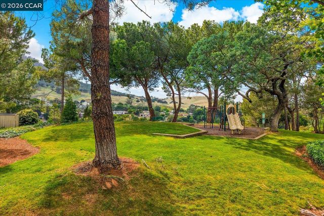 599 Mt Dell Dr, Clayton, CA 94517