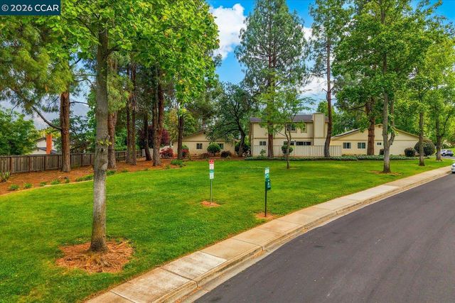 599 Mt Dell Dr, Clayton, CA 94517