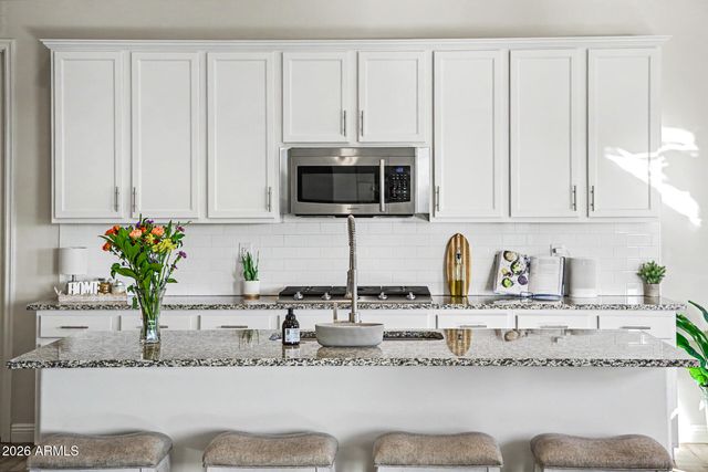 549 W Haxtun Street, San Tan Valley, AZ 85143