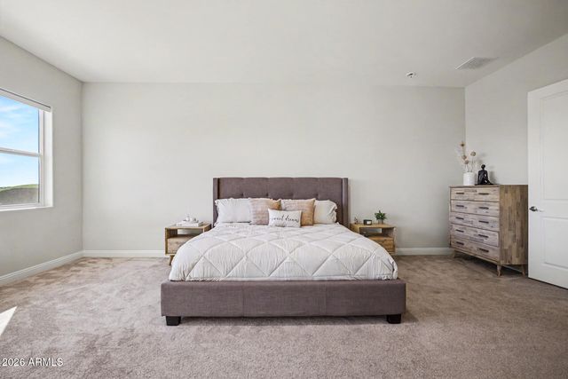 549 W Haxtun Street, San Tan Valley, AZ 85143